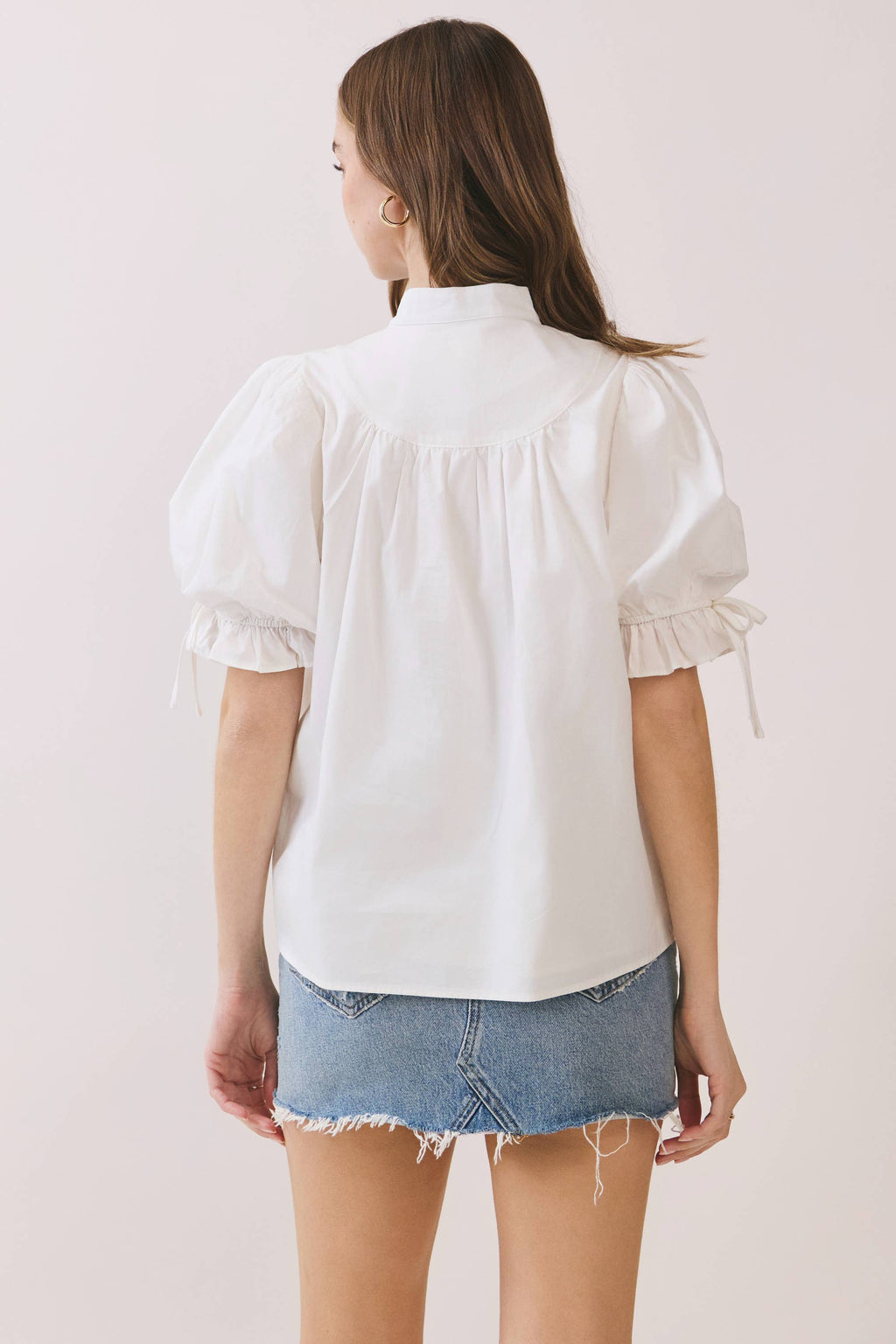 CT9871-Soft Stand Collar With Tie Neck Puff Sleeve Blouse