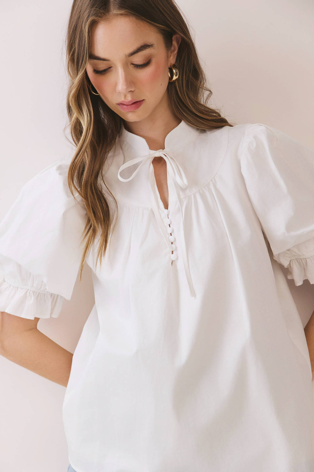 CT9871-Soft Stand Collar With Tie Neck Puff Sleeve Blouse