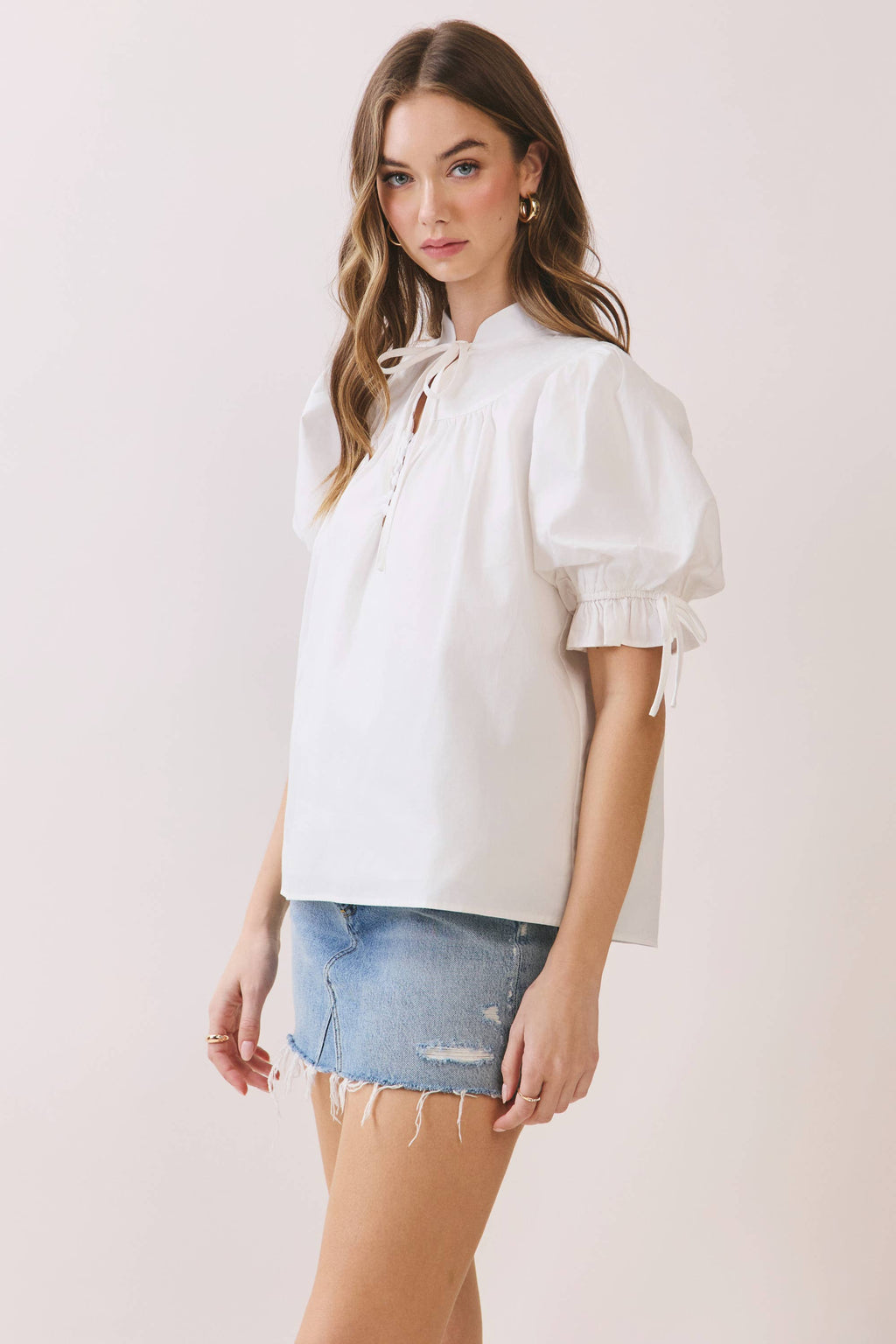 CT9871-Soft Stand Collar With Tie Neck Puff Sleeve Blouse