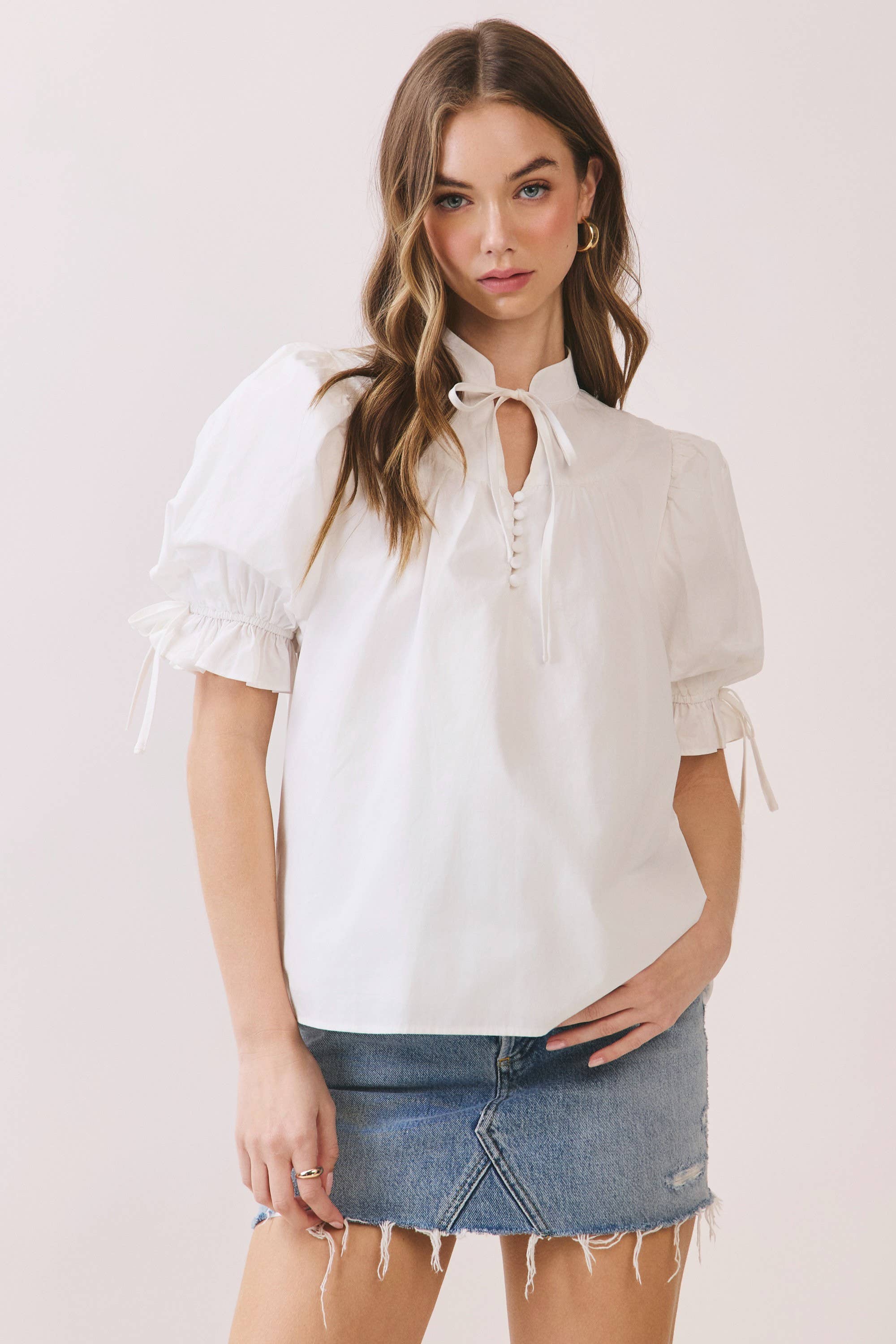 CT9871-Soft Stand Collar With Tie Neck Puff Sleeve Blouse