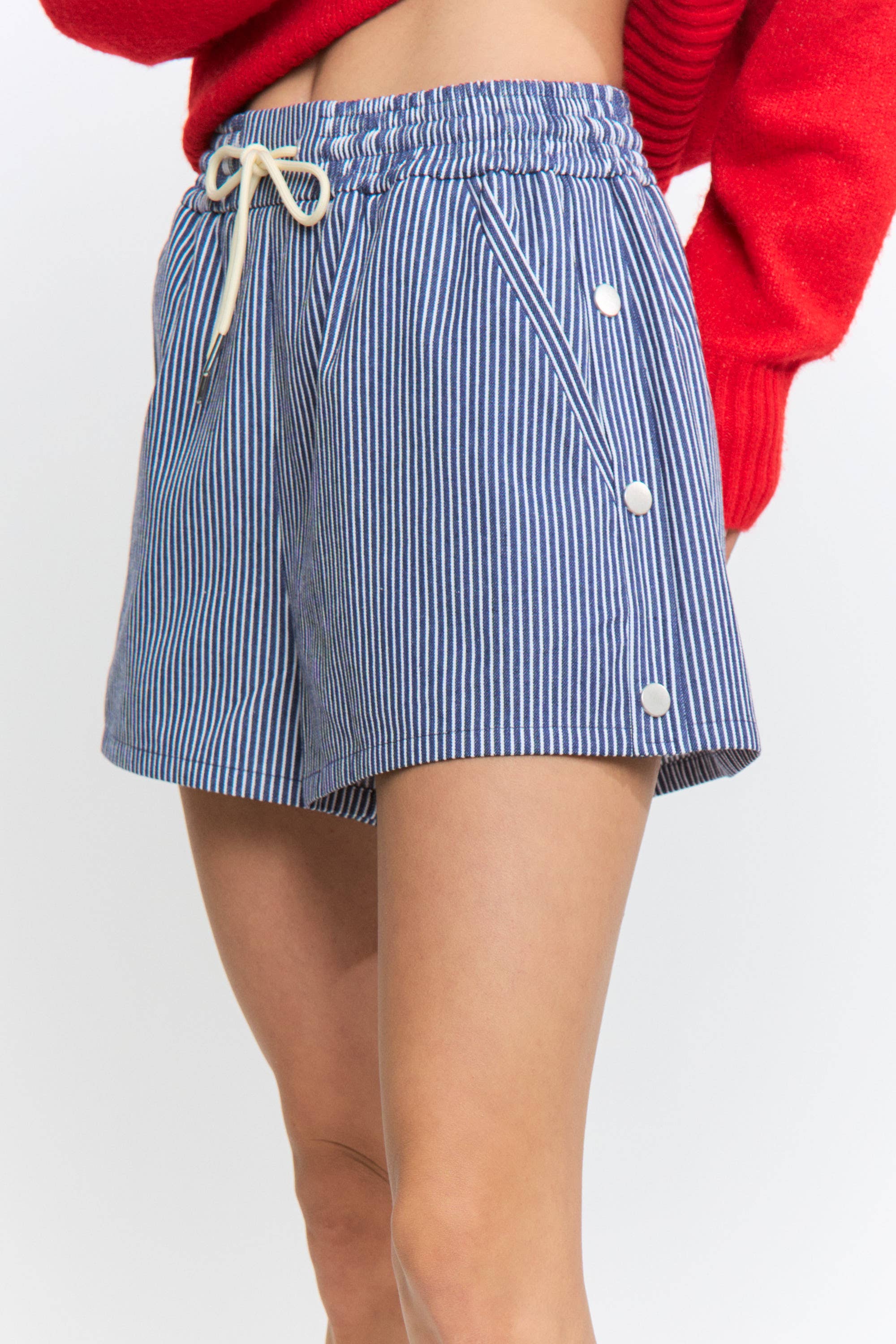 CB10424D Wash Denim Drawstring Shorts Side Buttons